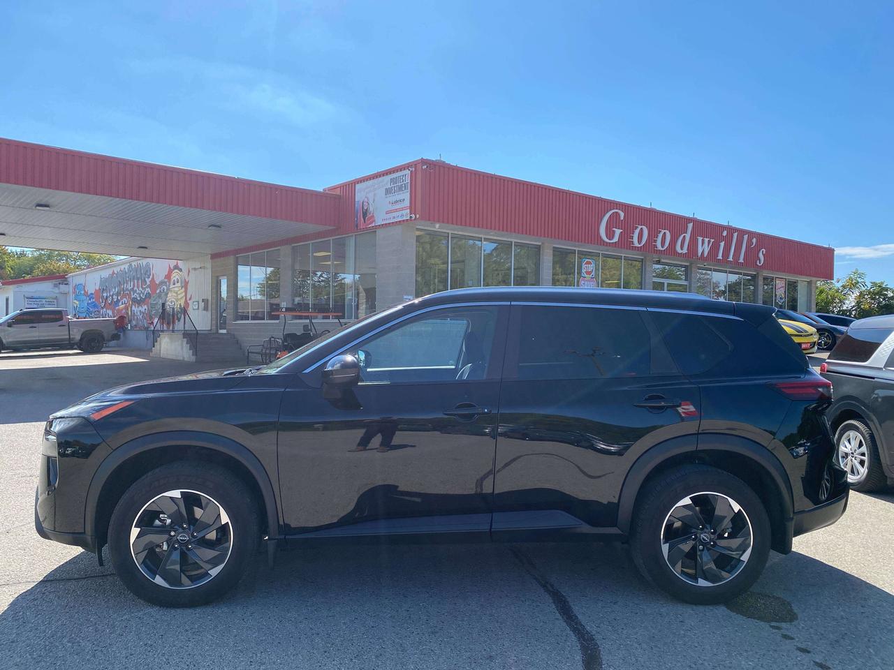 2024 Nissan Rogue SV MOONROOF, CLEAN CARFAX, AWD, REMOTE START! - Photo #5