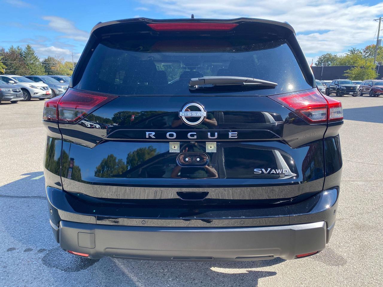 2024 Nissan Rogue SV MOONROOF, CLEAN CARFAX, AWD, REMOTE START! - Photo #7