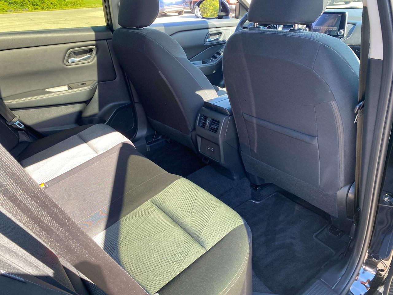 2024 Nissan Rogue SV MOONROOF, CLEAN CARFAX, AWD, REMOTE START! - Photo #23