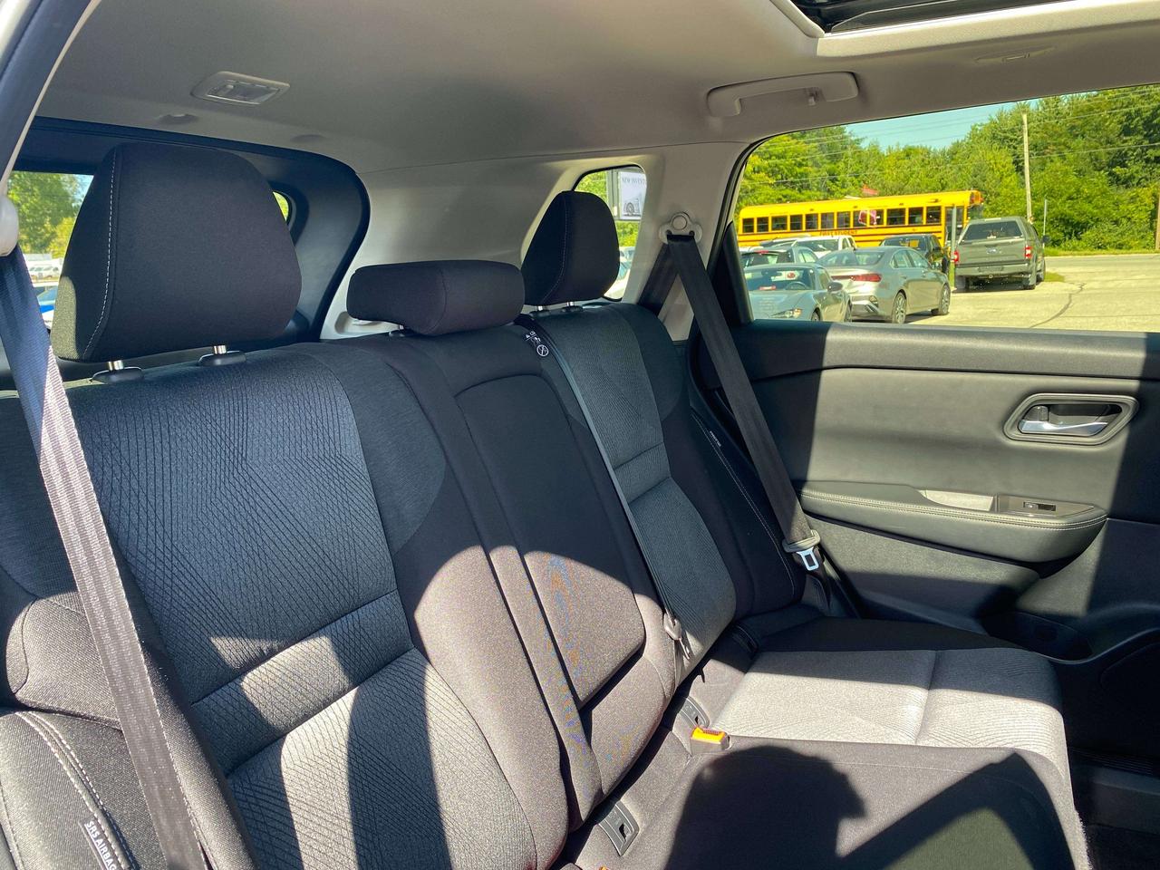 2024 Nissan Rogue SV MOONROOF, CLEAN CARFAX, AWD, REMOTE START! - Photo #24