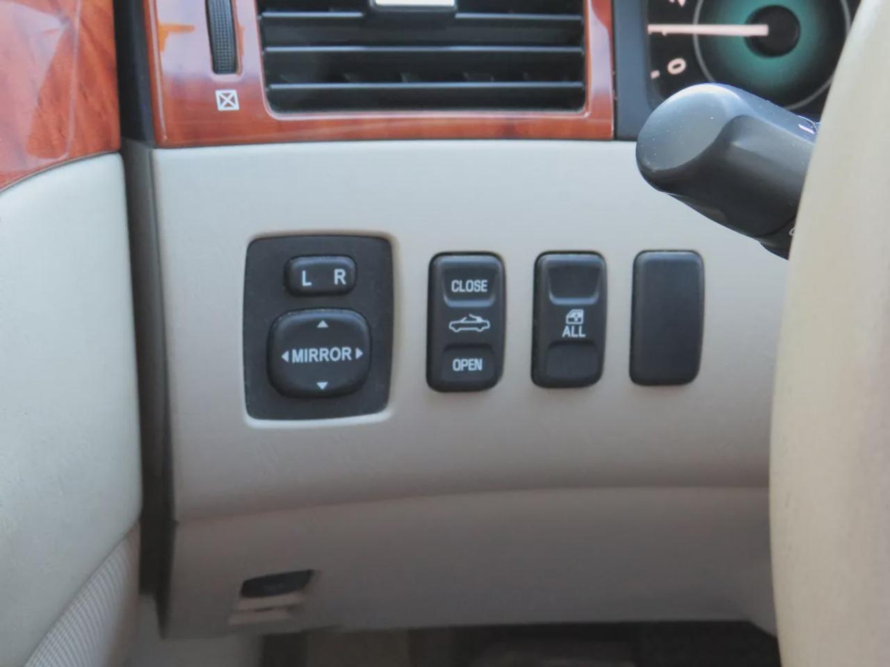 2008 Toyota Camry Solara SLE | FWD | Automatic | Convertible | Alloy Wheels | Leather Seats | Heated Seats | Power Driver Seat | Climate Control | Power Convertible Top | JBL Premium Sound System | 6-Disc CD Changer | AUX Input | Satellite Radio | Bluetooth | Cruise Control | Aut Photo