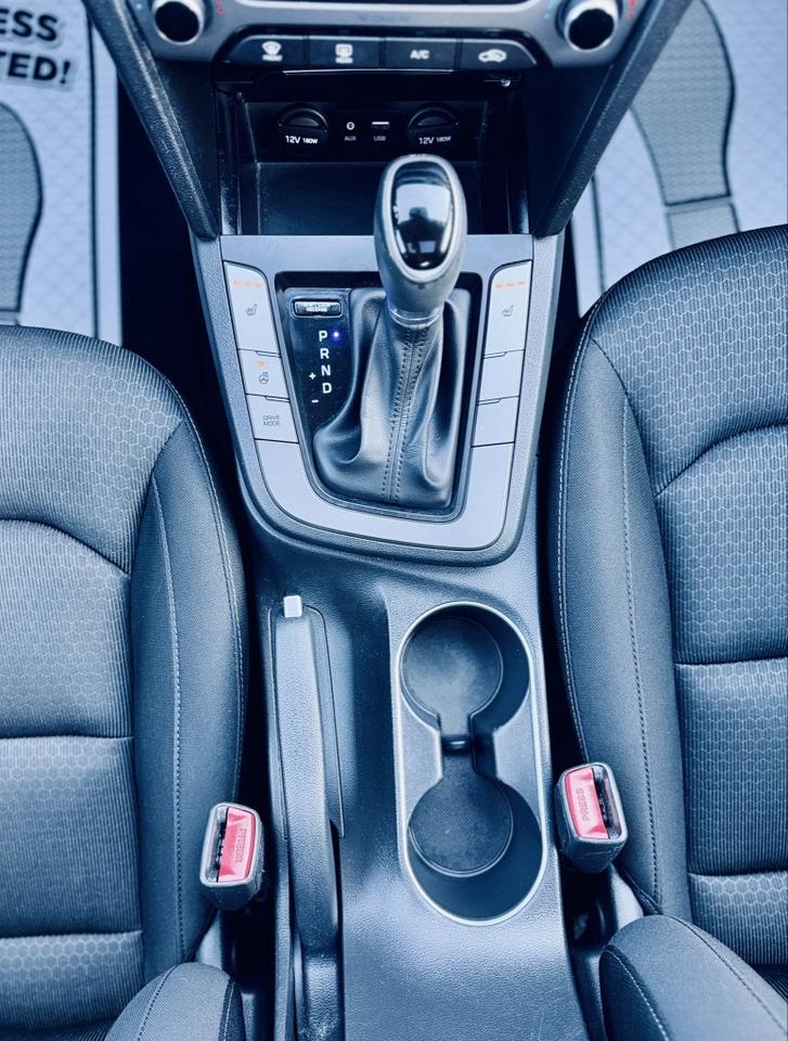 2017 Hyundai Elantra SE FWD Photo
