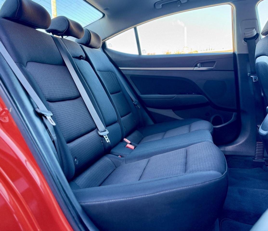 2017 Hyundai Elantra SE FWD Photo
