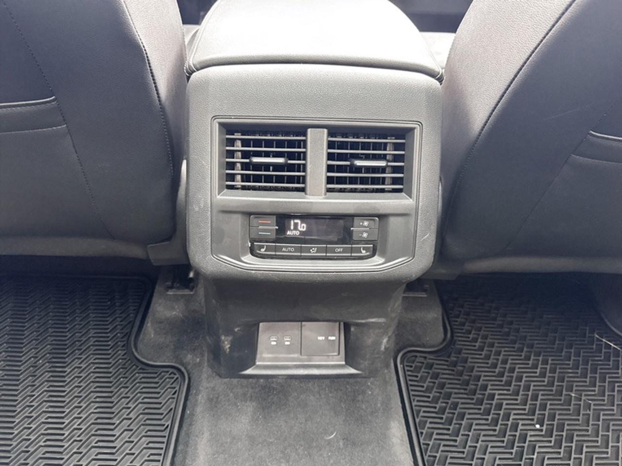 2022 Volkswagen Atlas Highline  **CLEAN CARFAX** Photo