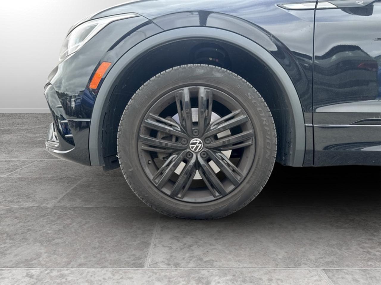2022 Volkswagen Tiguan Comfortline R-Line Black Edition  *CLEAN CF* Photo