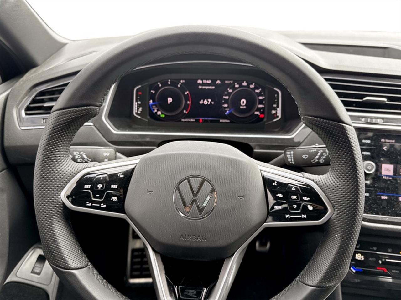 2022 Volkswagen Tiguan Comfortline R-Line Black Edition  *CLEAN CF* Photo