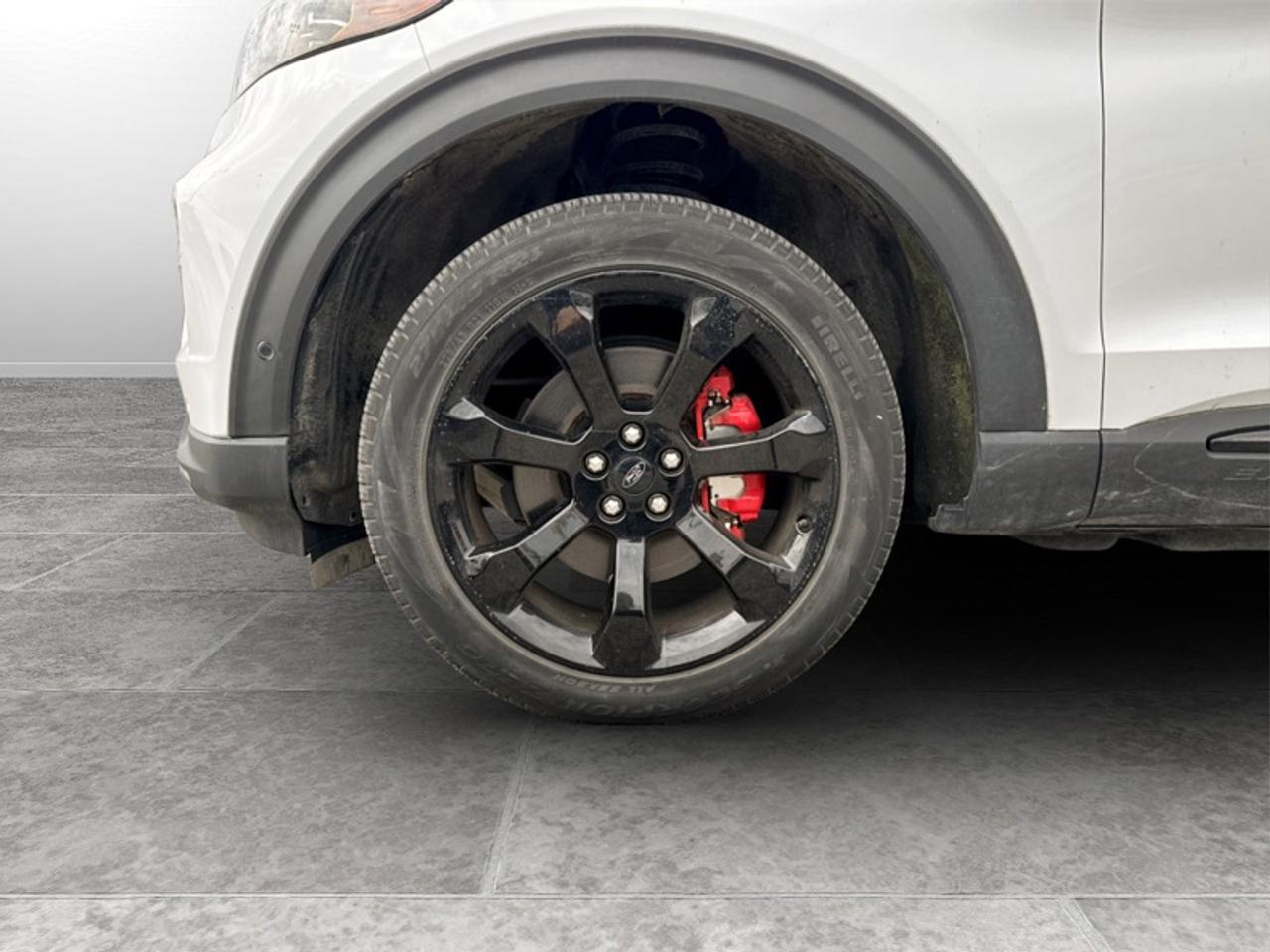 2021 Ford Explorer ST w/Premium Tech Pkg Photo