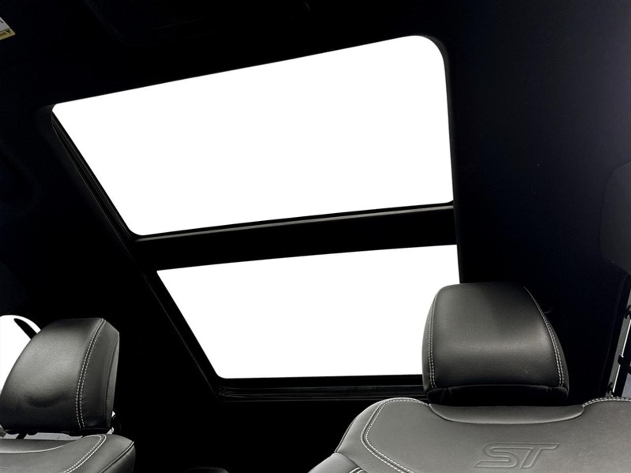 2021 Ford Explorer ST w/Premium Tech Pkg Photo