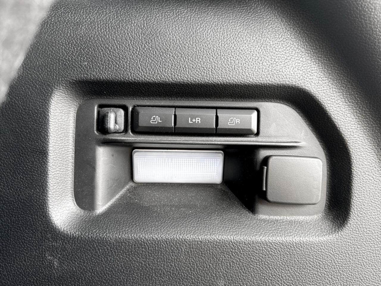 2021 Ford Explorer ST w/Premium Tech Pkg Photo