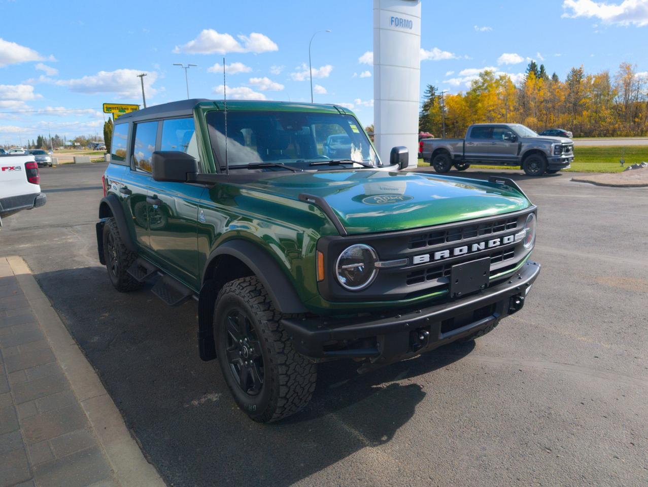 2024 Ford Bronco Black Diamond Photo3