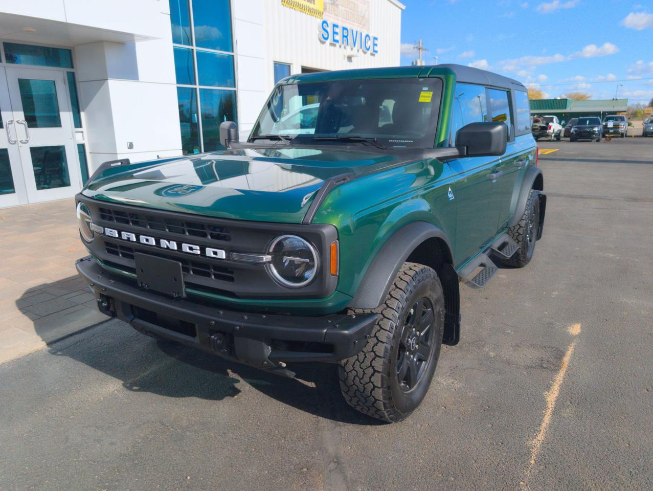 2024 Ford Bronco Black Diamond Photo1