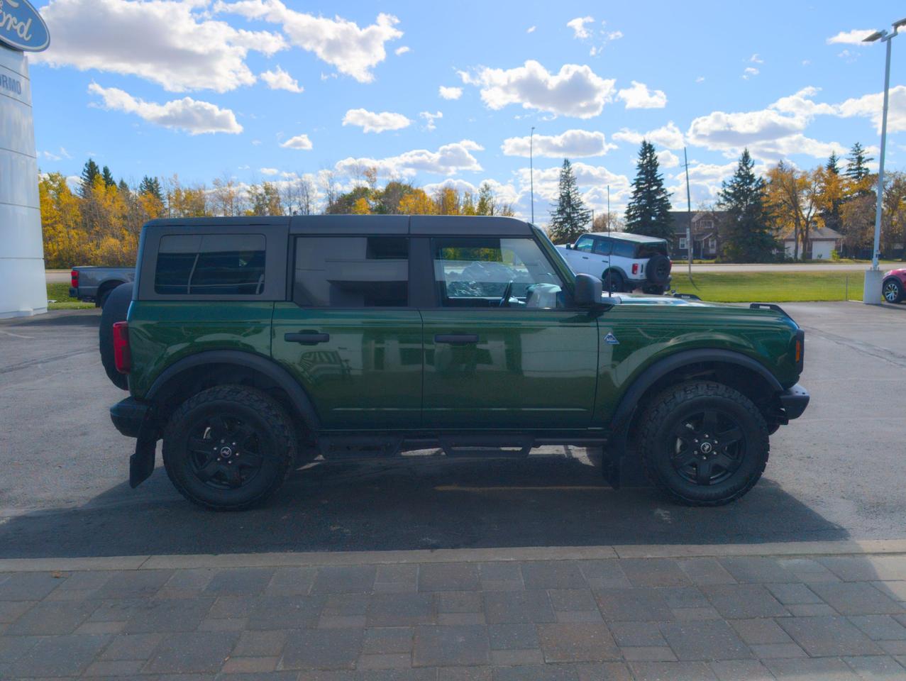 2024 Ford Bronco Black Diamond Photo4