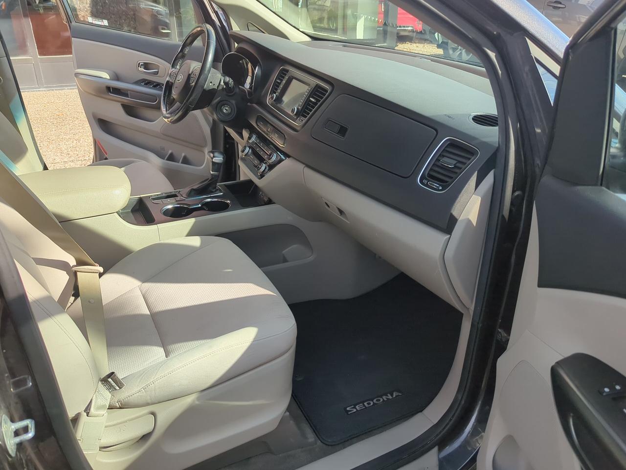 2020 Kia Sedona LX Photo