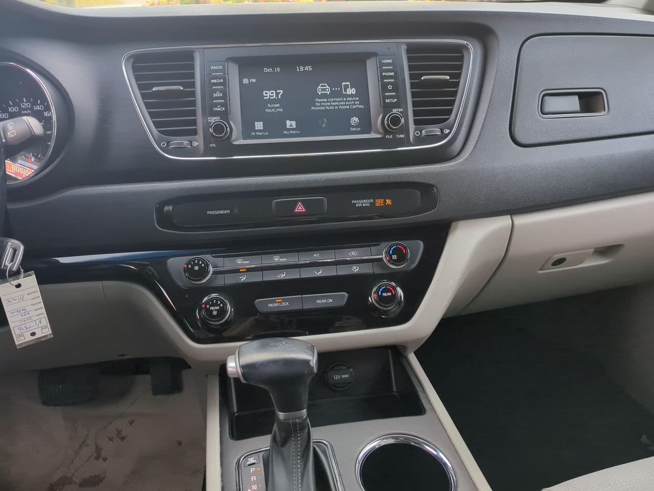 2020 Kia Sedona LX Photo