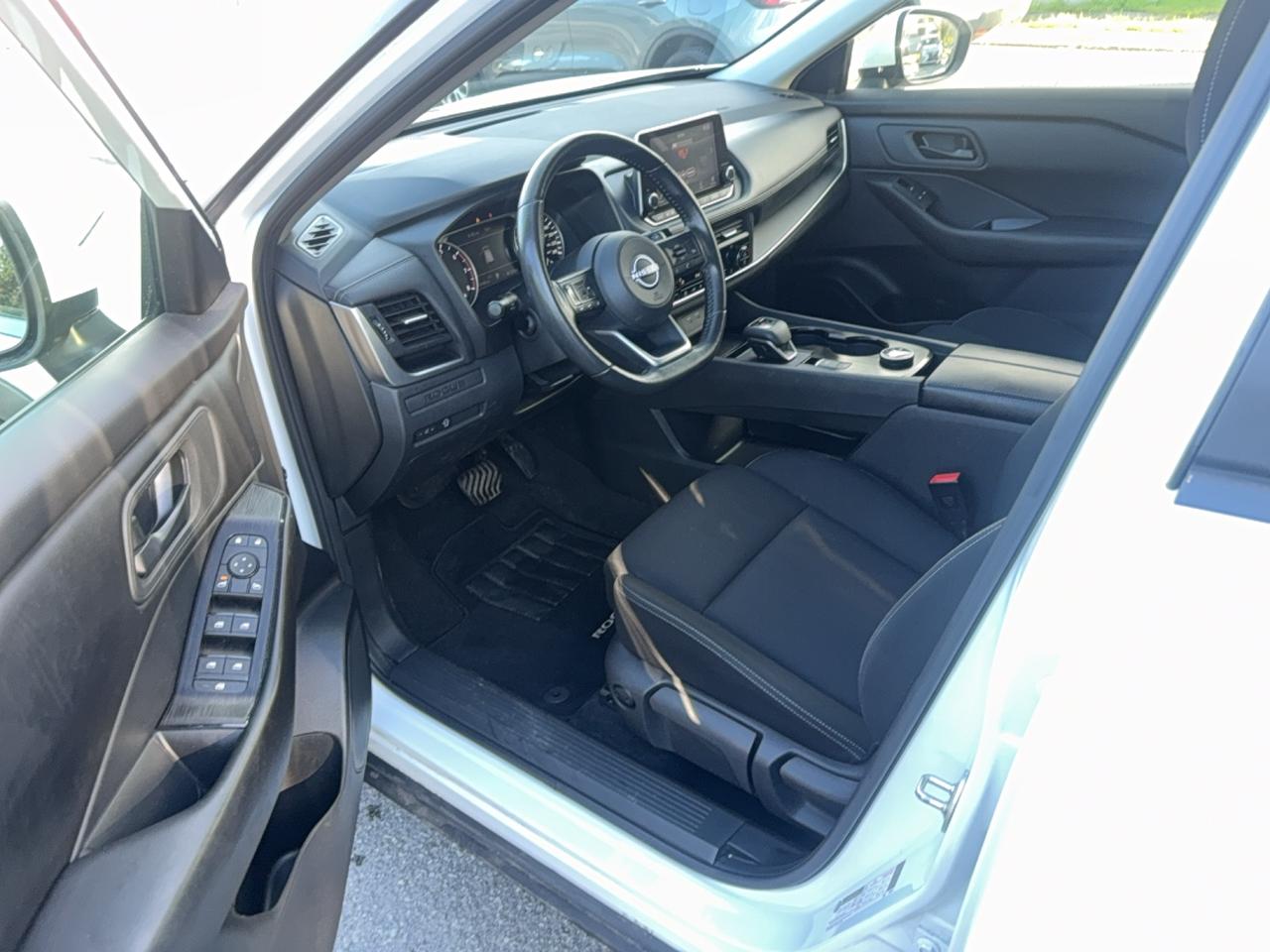 2024 Nissan Rogue S Photo