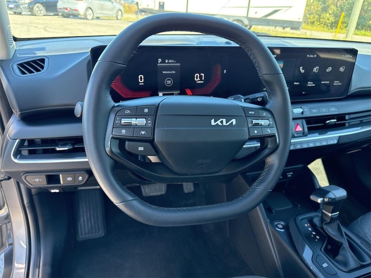 2025 Kia K4 EX  - Non-smoker - One owner - Local - $193 B/W Photo