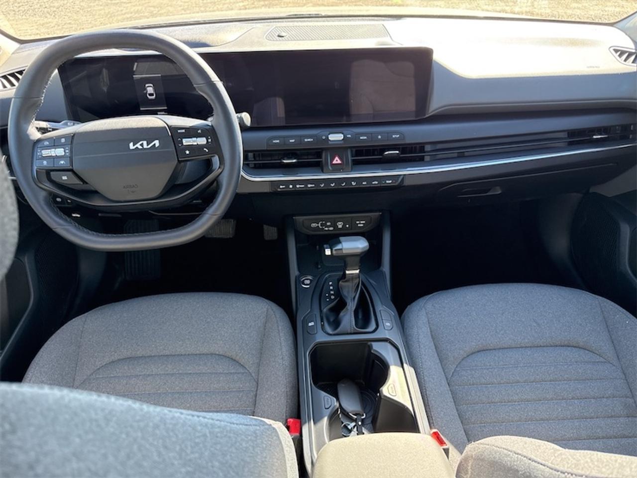 2025 Kia K4 EX  - Non-smoker - One owner - Local - $193 B/W Photo