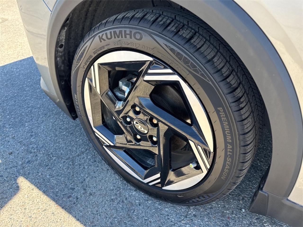 2025 Kia K4 EX  - Non-smoker - One owner - Local - $193 B/W Photo