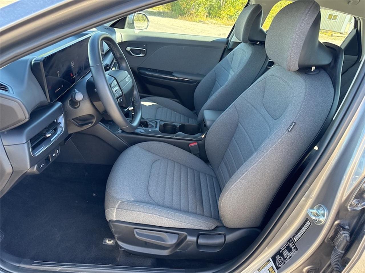 2025 Kia K4 EX  - Non-smoker - One owner - Local - $193 B/W Photo