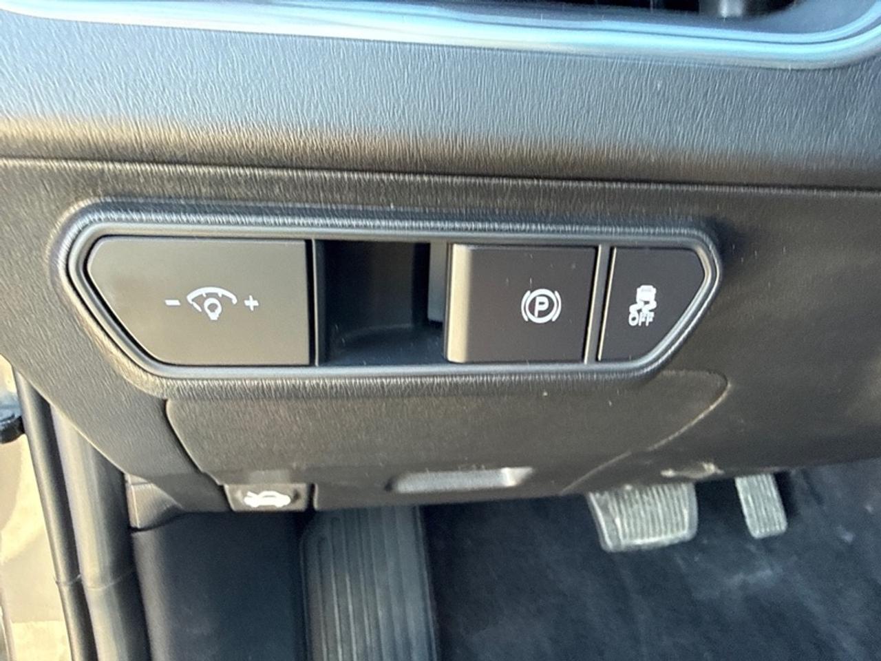 2025 Kia K4 EX  - Non-smoker - One owner - Local - $193 B/W Photo