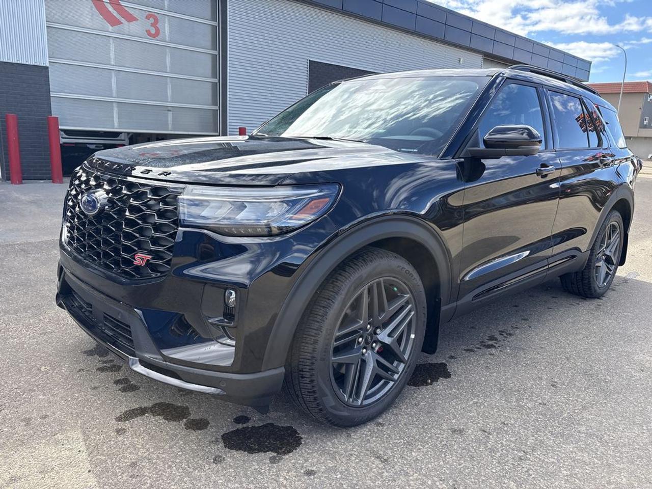 2026 Ford Explorer ST 400A Photo1