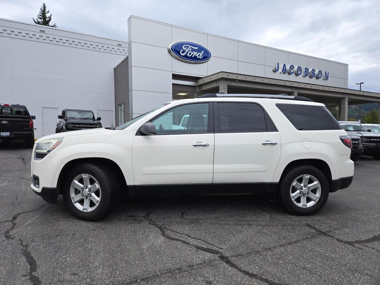 2014 GMC Acadia SLE1 Photo1