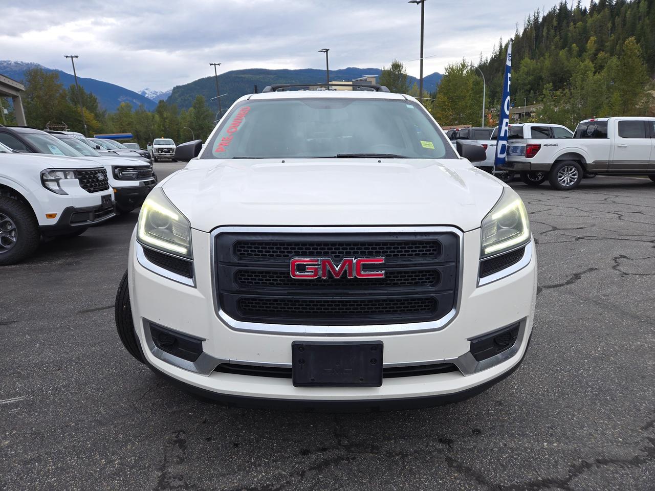2014 GMC Acadia SLE1 Photo2