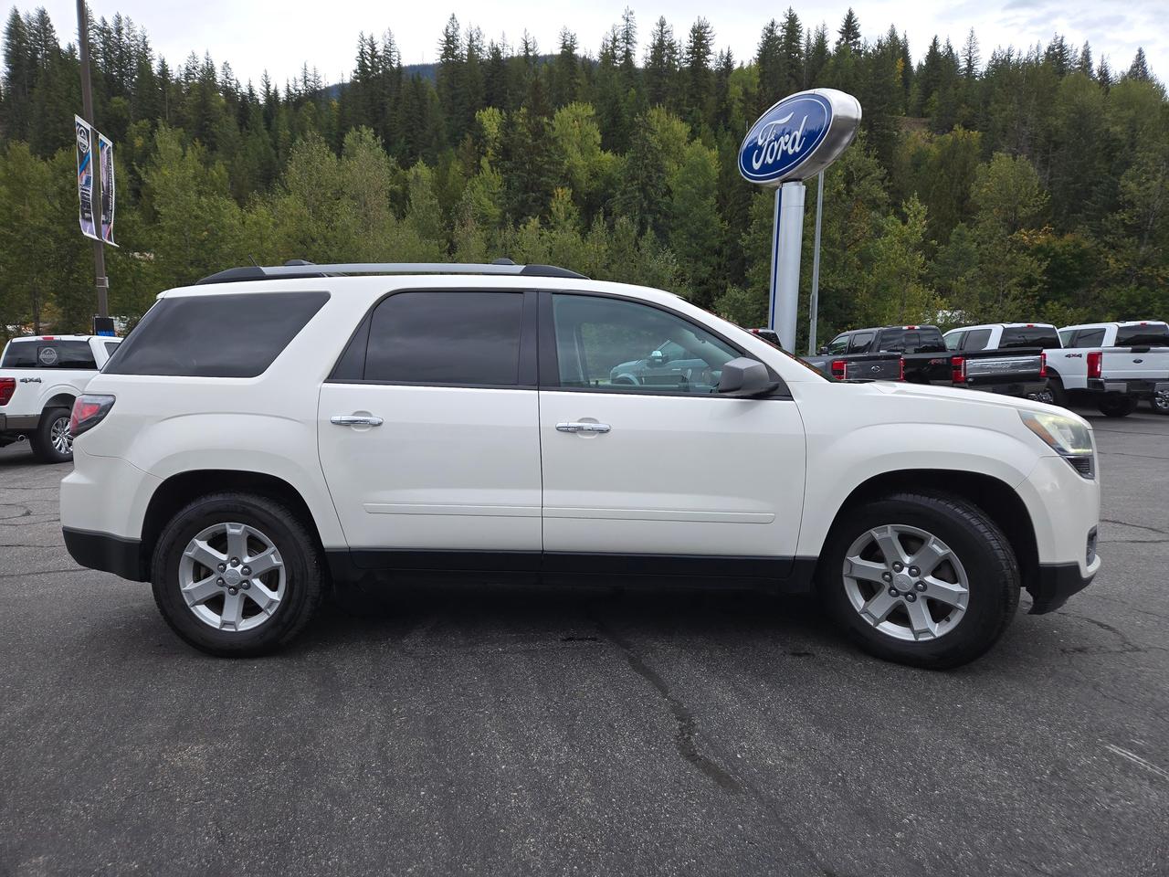 2014 GMC Acadia SLE1 Photo4