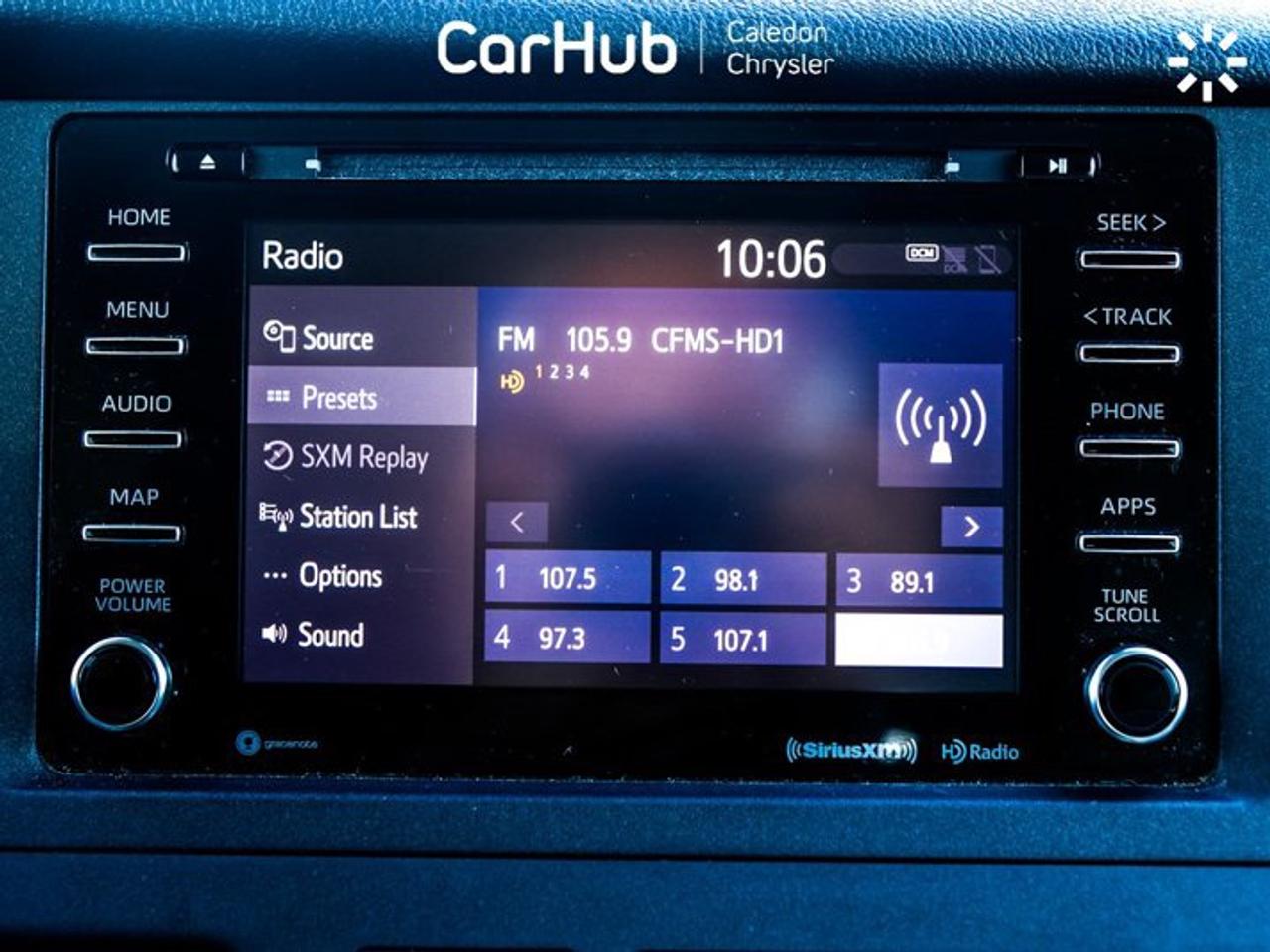 2020 Toyota Sienna LE 3.5L V6 | 8-Passenger Seating | Toyota Safety Sense P | Apple CarPlay | Power Sliding Doors Photo4