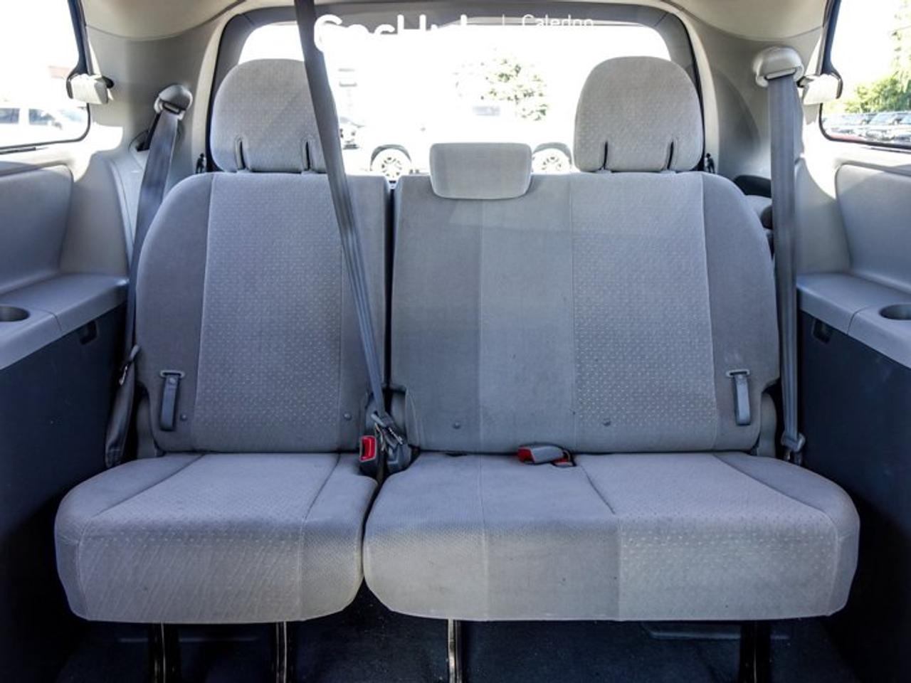 2020 Toyota Sienna LE 3.5L V6 | 8-Passenger Seating | Toyota Safety Sense P | Apple CarPlay | Power Sliding Doors Photo