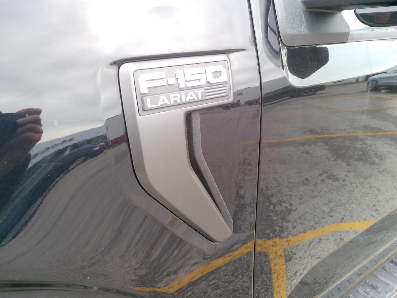 2023 Ford F-150 Lariat 4WD SuperCrew 5.5' Box Photo