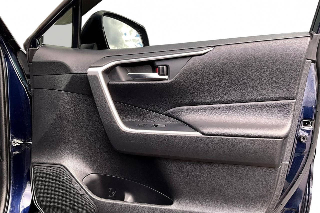 2020 Toyota RAV4 | AWD | Heated Seats | Heated Wheel | Sunroof Photo