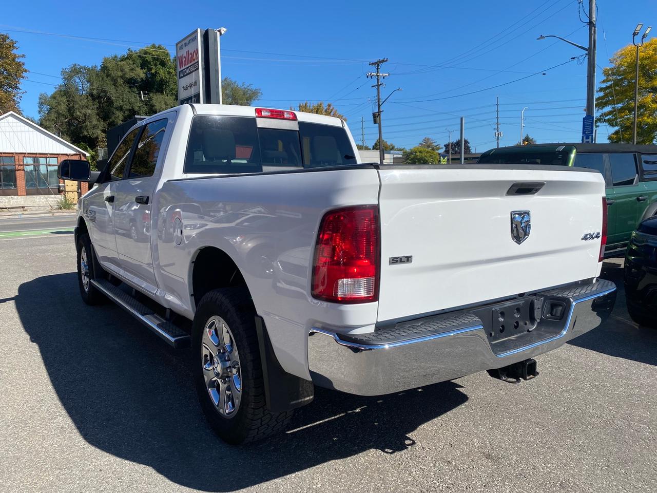 2018 RAM 2500 SLT | Crew Cab | 4X4 | Sunroof | Cummins Diesel Photo