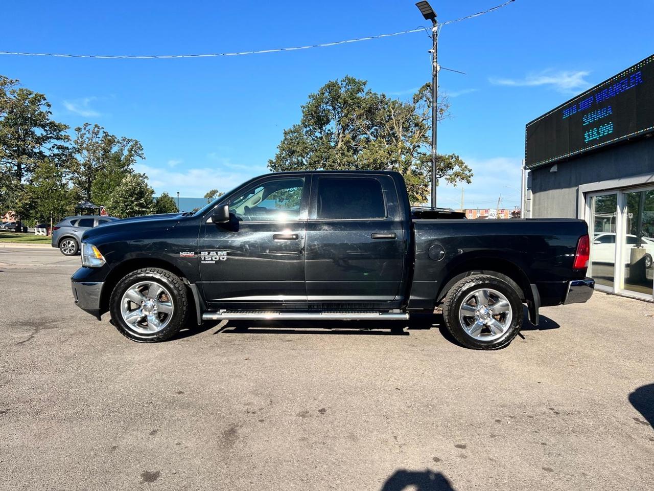 2020 RAM 1500 Classic EXPRESS Photo5
