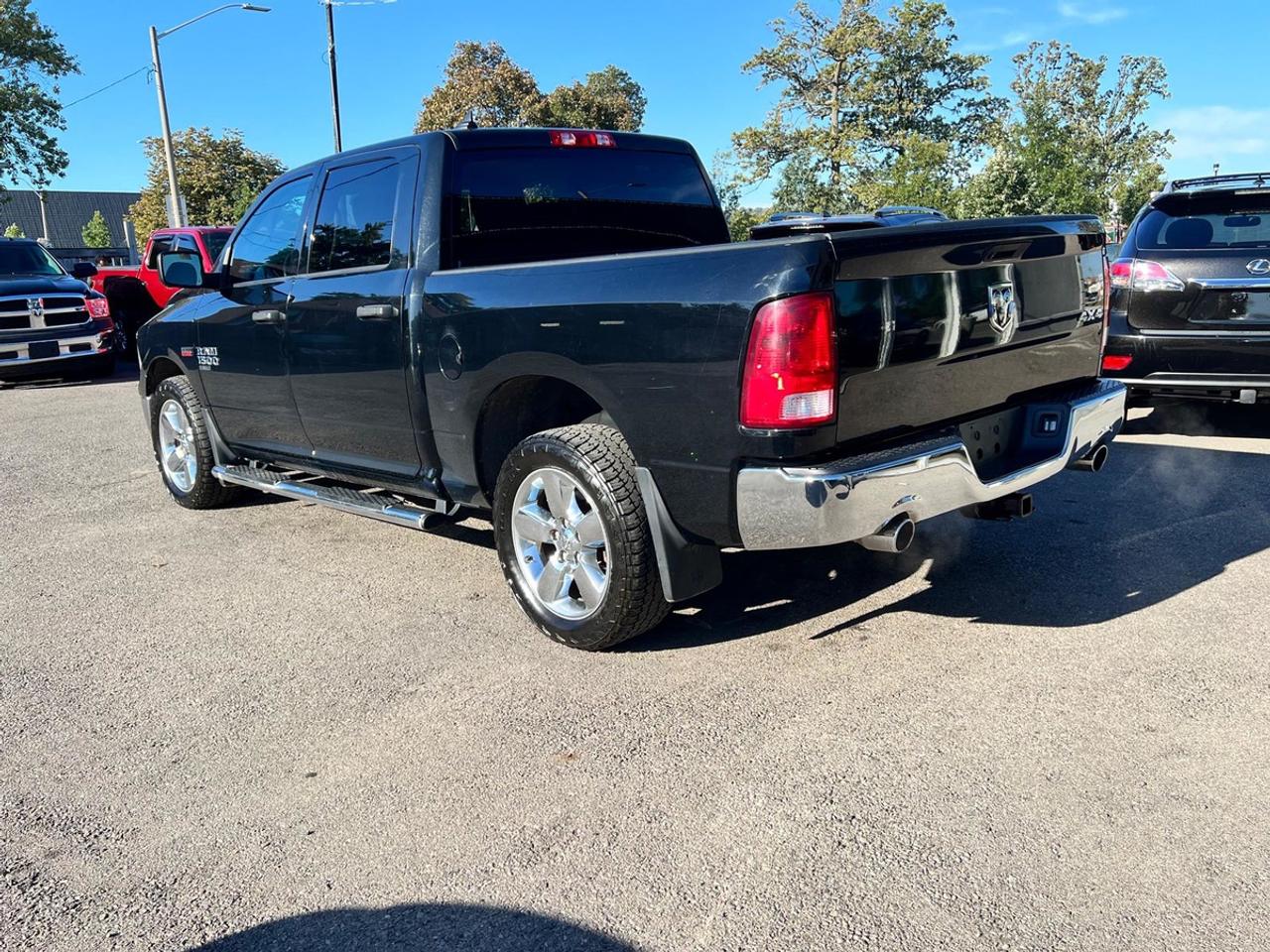 2020 RAM 1500 Classic EXPRESS Photo2