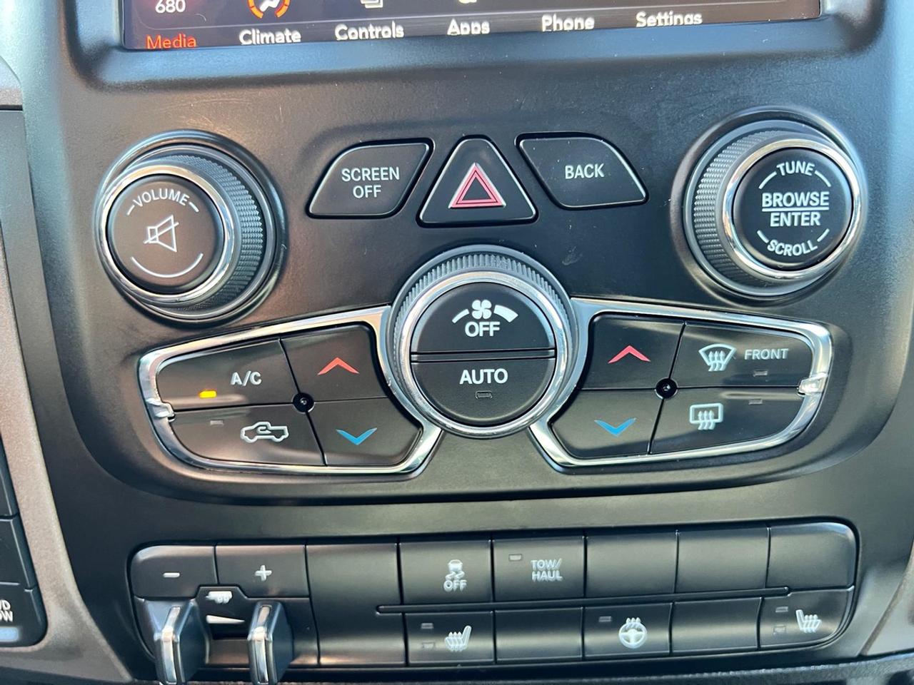2020 RAM 1500 Classic EXPRESS Photo