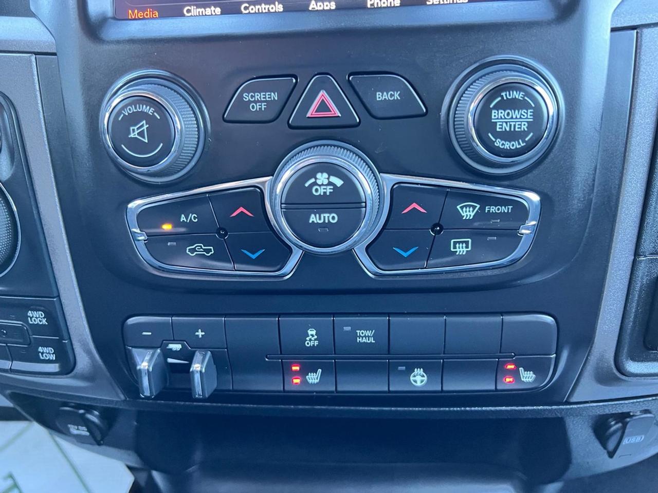 2020 RAM 1500 Classic EXPRESS Photo