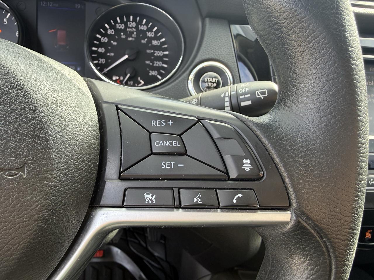 2019 Nissan Rogue SV Photo