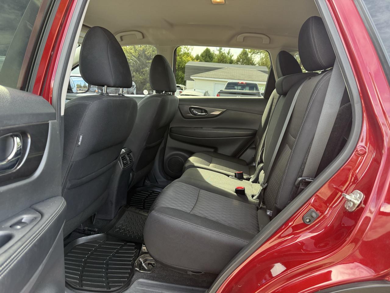 2019 Nissan Rogue SV Photo