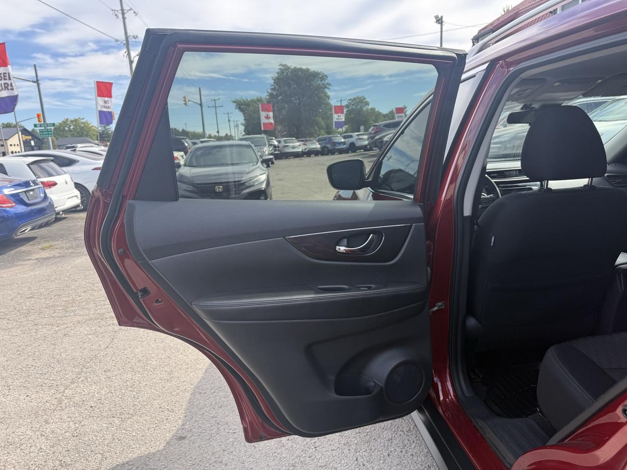 2019 Nissan Rogue SV Photo