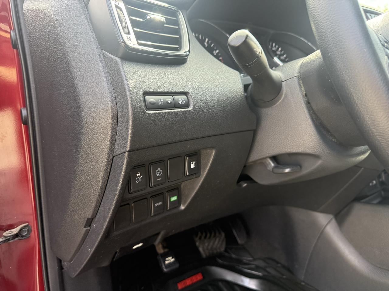 2019 Nissan Rogue SV Photo