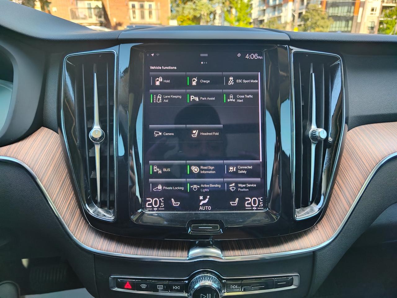 2021 Volvo XC60 T8 RECHARGE INSCRIPTION Expression Photo