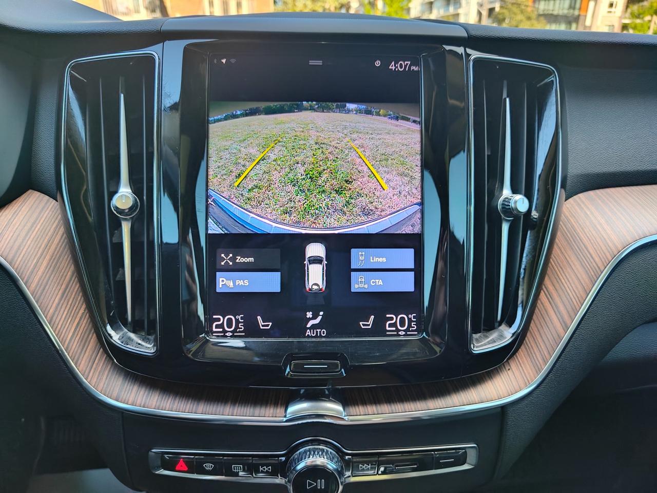 2021 Volvo XC60 T8 RECHARGE INSCRIPTION Expression Photo