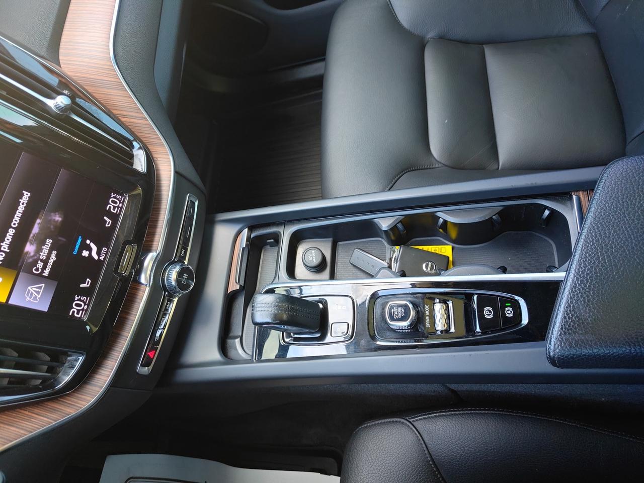2021 Volvo XC60 T8 RECHARGE INSCRIPTION Expression Photo