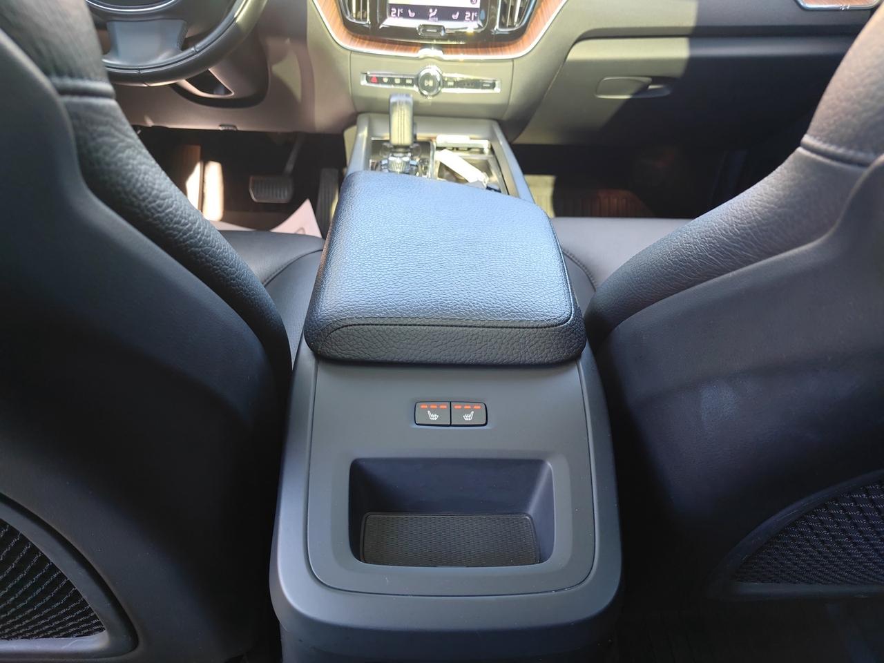 2021 Volvo XC60 T8 RECHARGE INSCRIPTION Expression Photo