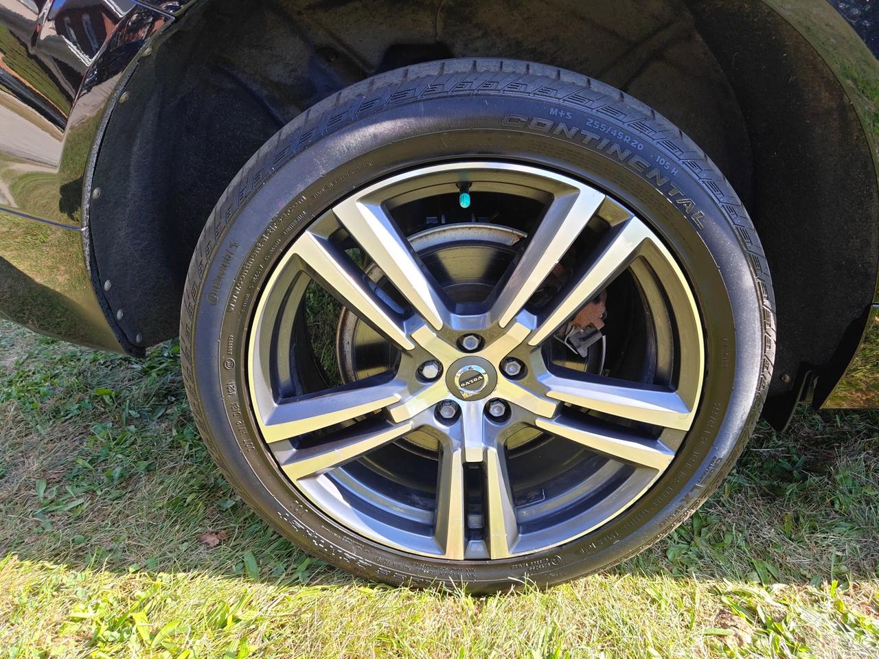 2021 Volvo XC60 T8 RECHARGE INSCRIPTION Expression Photo