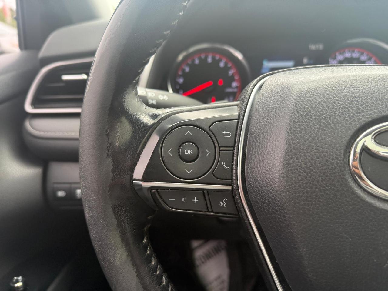 2019 Toyota Camry XSE / LEATHER / PANO ROOF / HTD SEATS / BLINDSPOT Photo