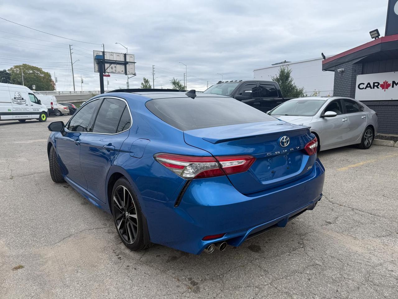 2019 Toyota Camry XSE / LEATHER / PANO ROOF / HTD SEATS / BLINDSPOT Photo1