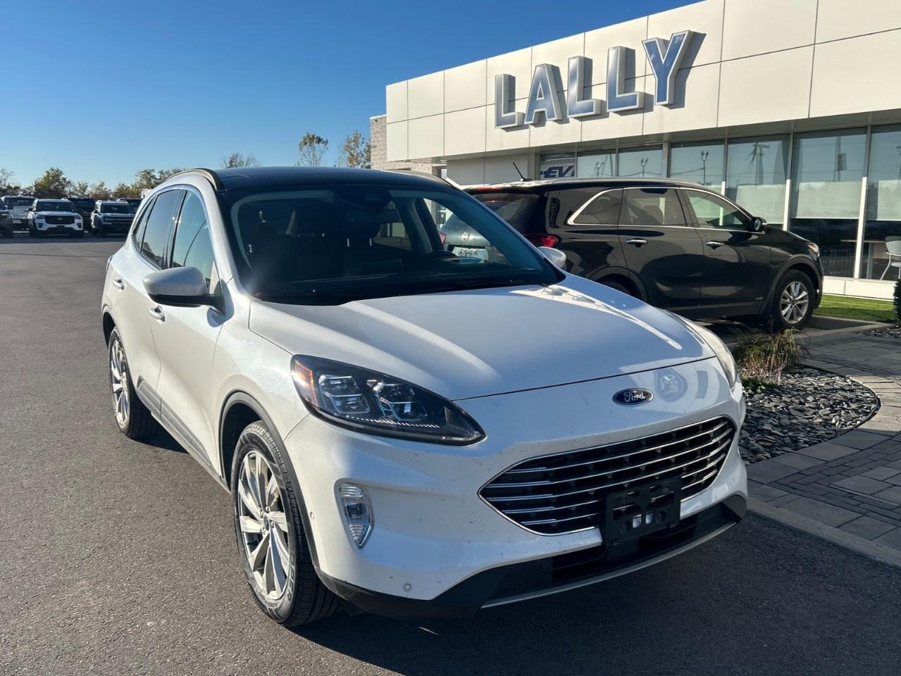 2022 Ford Escape Titanium Hybrid AWD Photo0