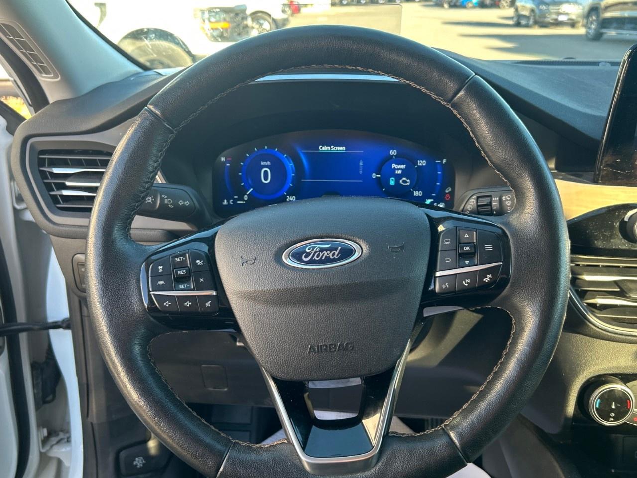 2022 Ford Escape Titanium Hybrid AWD Photo